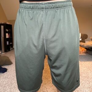Nike Dri-Fit Men's Large Dark Olive Green Shorts